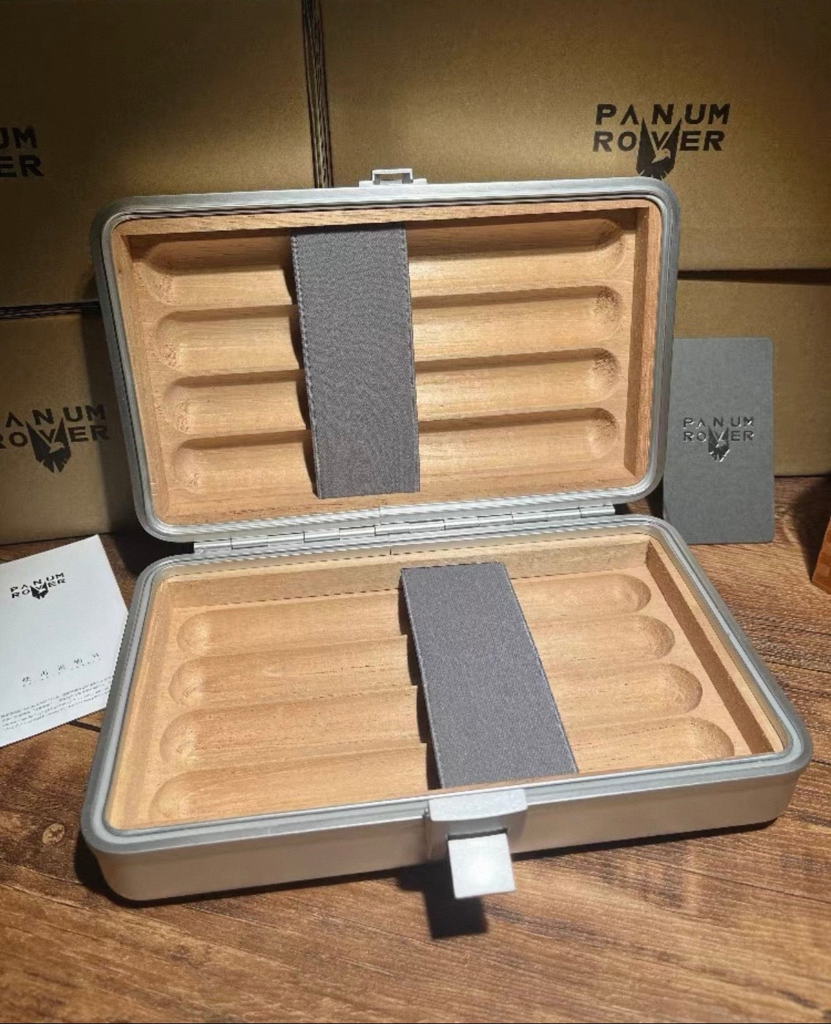 Premium Travel Cigar Humidor Case – Cedar Wood Interior Cigar Storage Box